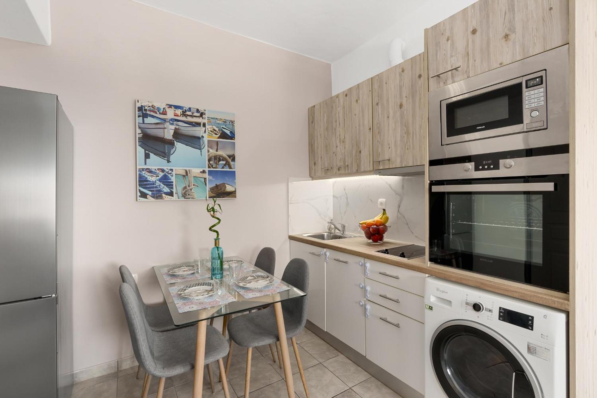 Nikos Apartments Agia Marina  ภายนอก รูปภาพ