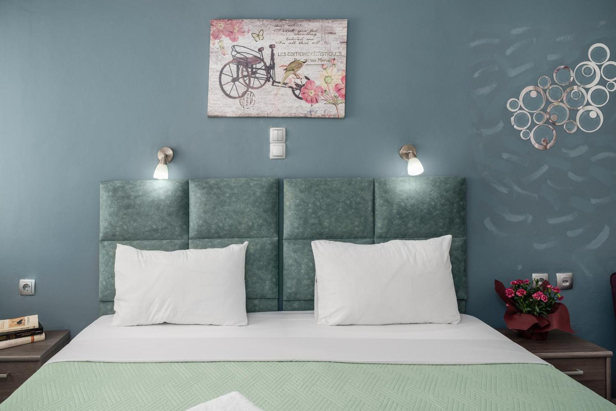 Nikos Apartments Agia Marina  ภายนอก รูปภาพ