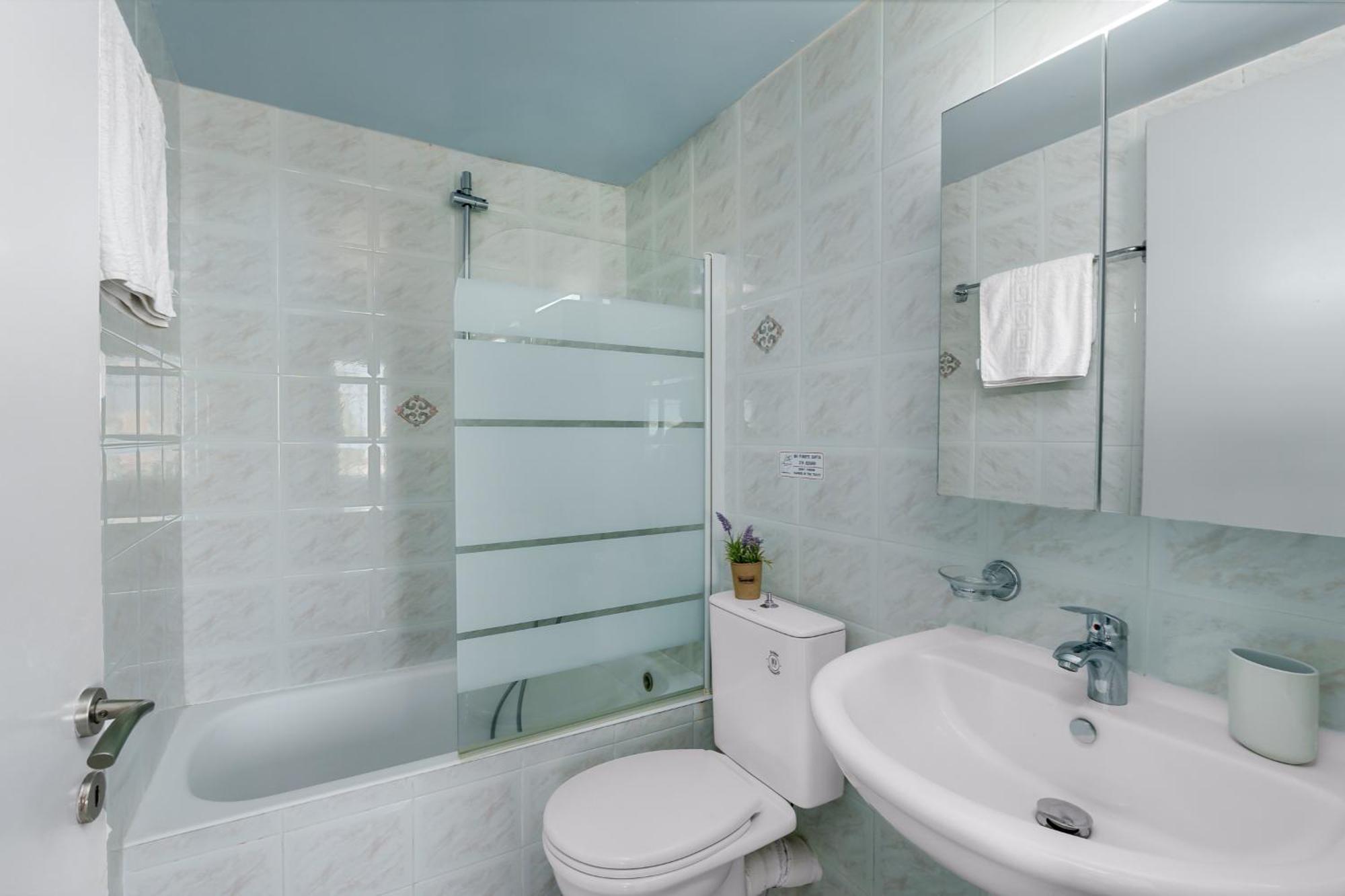 Nikos Apartments Agia Marina  ภายนอก รูปภาพ